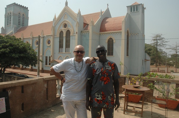 interview d'un belge qui vit à Ouidah au Bénin
