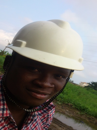 chapeau de chantier et port du casque au Bénin