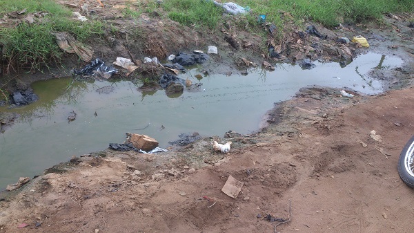 les eaux et création de la pollution de cotonou