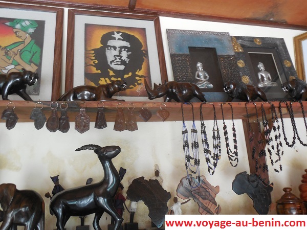 Visiter à Cotonou les portraits au Centre artisanale de Cotonou