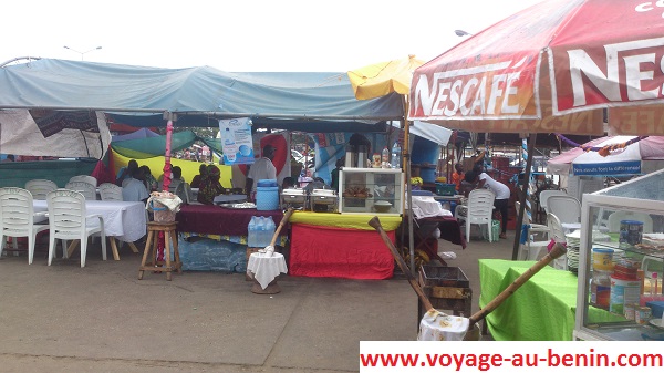 Visiter à Cotonou l'esplanade du stade de l'amitier